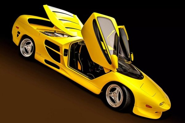 Vector M12 е суперавтомобилът с най-приятен дизайн в този списък. Но и при Питър Стивънс, който нарисува епохалния McLaren F1, също няма хармония. Квадратните арки не се вписват в образа на покорителя на високите скорости, крилото изглежда обемисто, джантите в стил Saab изглеждат извънземни, а въздухозаборниците отстрани са толкова големи, сякаш парчета панели от фибростъкло са паднали.

Не можете да кажете, че Vector е базиран на красивия суперавтомобил Lamborghini Diablo. Американците дори развалили пропорциите и правят Vector M12 по-дълъг, по-тесен и по-висок от донора.